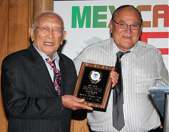 Jerry Kaneko with Rick Gonzales receiving Concilio Award